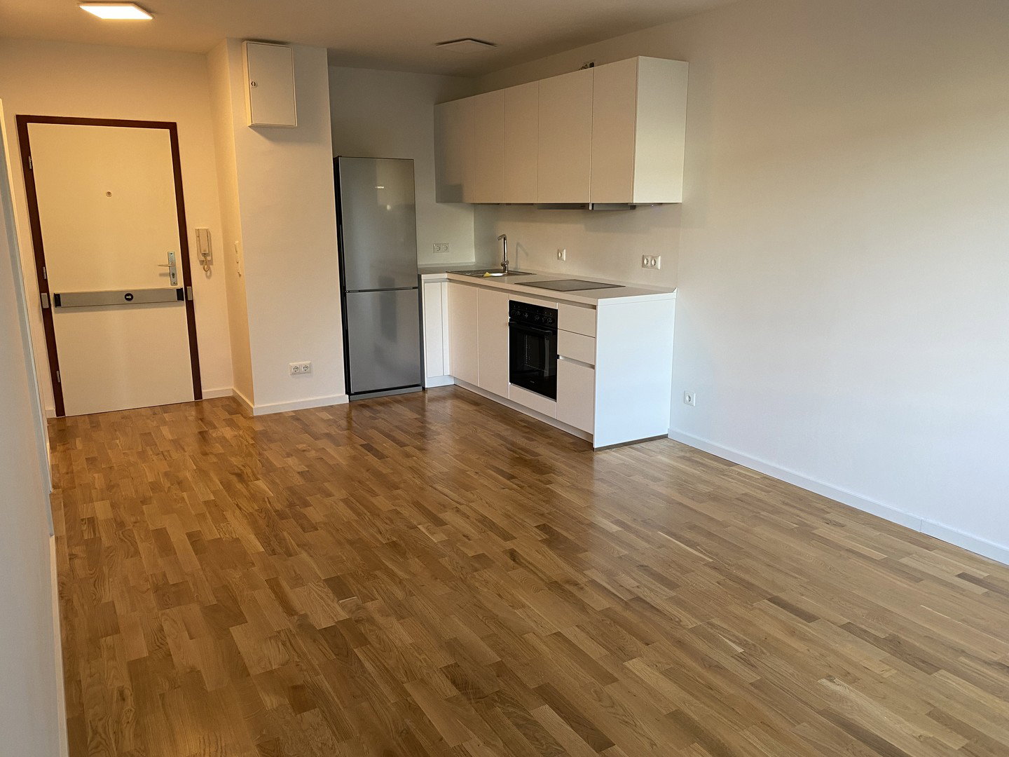 Foto 3 von 11 — 2 Zimmer, Uni um die Ecke, Top saniert!