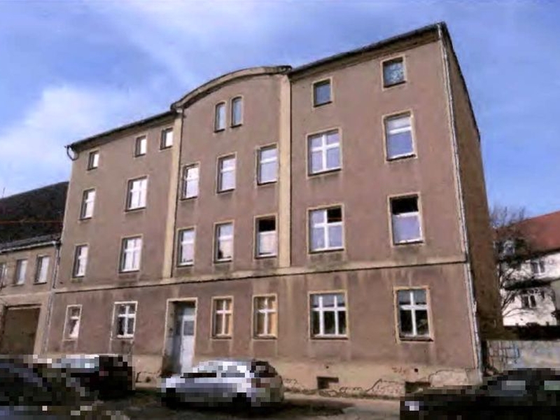 Foto 1 von 7 — Mehrfamilienhaus mit Nebengebäude in Anklam