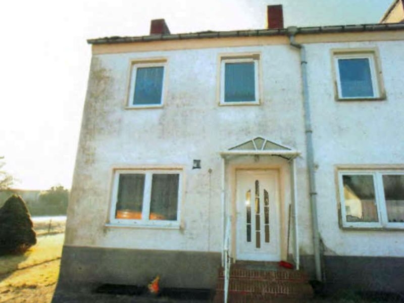 Foto 1 von 4 — Reihenendhaus mit Hofgebäude in Zemitz