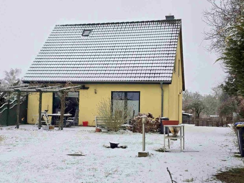 Foto 2 von 12 — Einfamilienwohnhaus mit Doppelcarport in Malchin OT Scharpzow