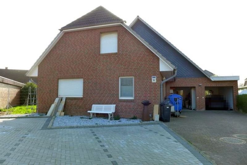 Foto 2 von 32 — Einfamilienhaus mit Doppelgarage in Kremperheide