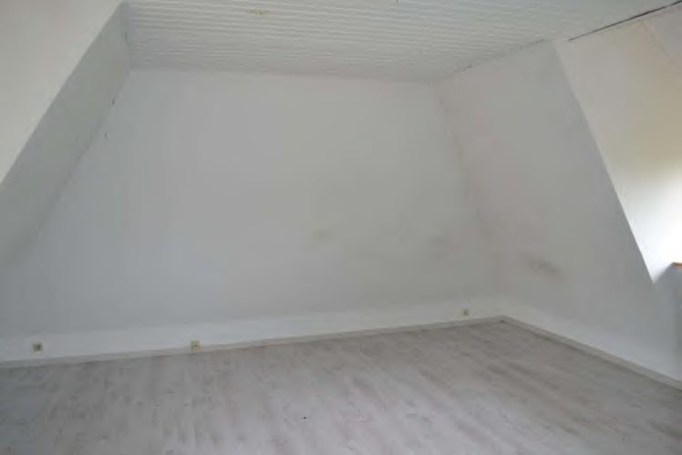 Foto 79 von 90 — Zweifamilienhaus mit Einliegerwohnung im Spitzboden in Pohnsdorf