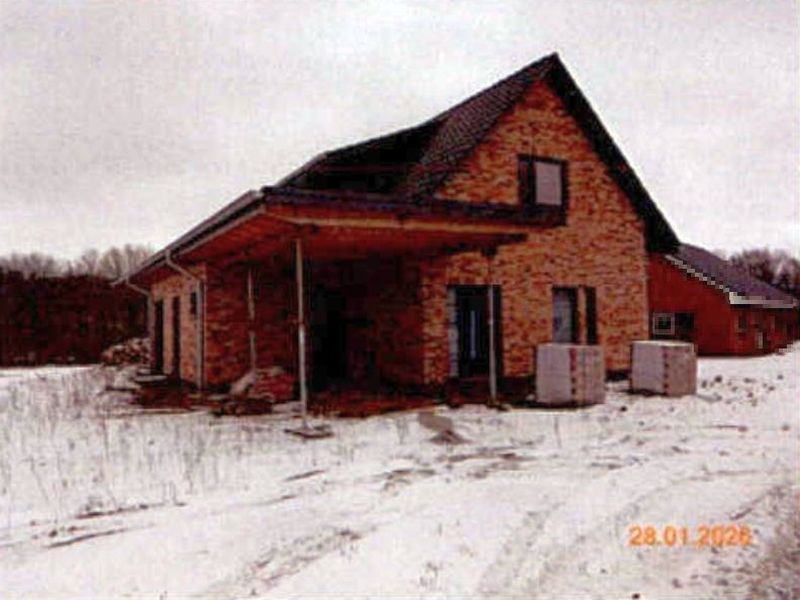 Foto 1 von 3 — Nicht fertig gestelltes Einfamilienhaus in Bornholt OT Lütjenbornholt