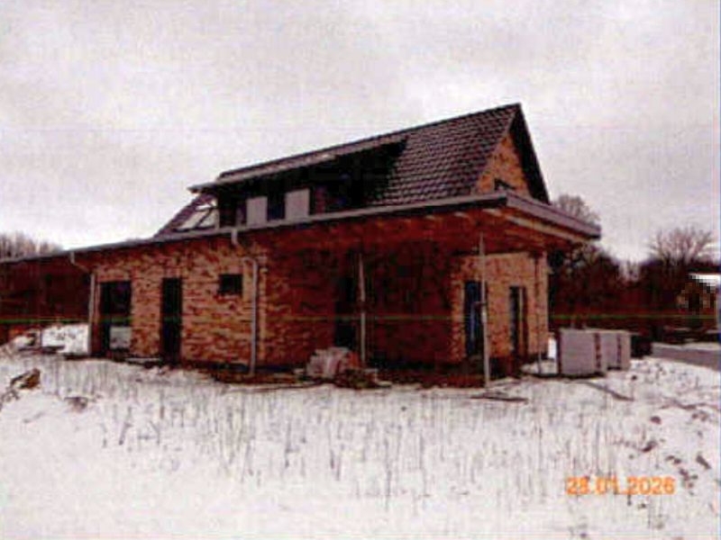 Foto 2 von 3 — Nicht fertig gestelltes Einfamilienhaus in Bornholt OT Lütjenbornholt