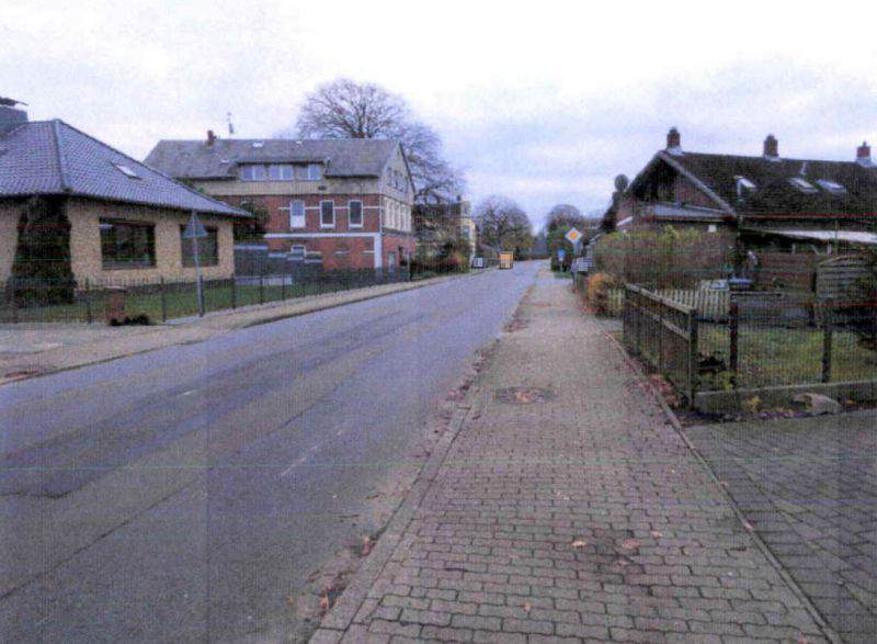 Foto 4 von 8 — Zweifamilienhaus mit Anbauten in Lägerdorf
