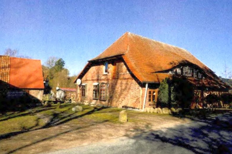 Foto 7 von 15 — Zweifamilienhaus und massive Scheune in Bresegard bei Picher