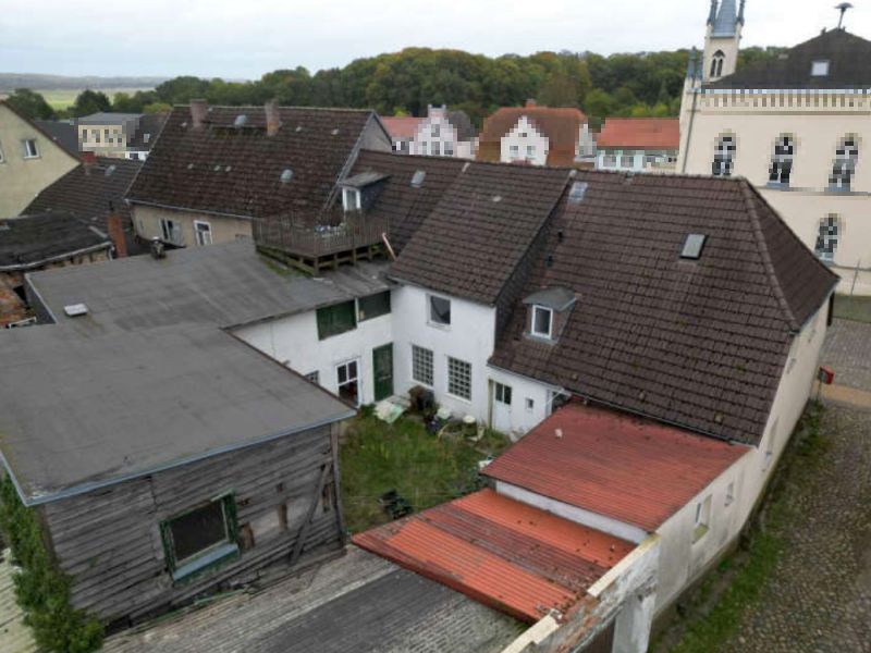Foto 3 von 19 — Wohn-/Geschäftshaus mit Nebengebäuden in Marlow