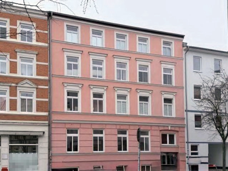 Foto 1 von 15 — Mehrfamilienhaus mit 2 Nebengebäuden in Schwerin