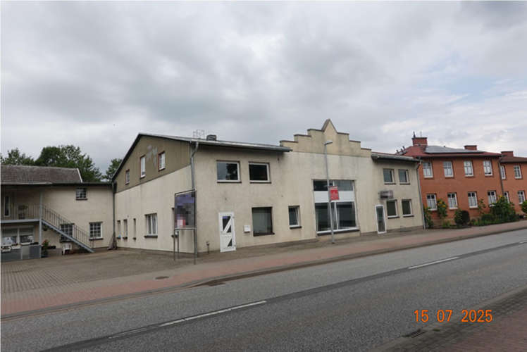 Foto 34 von 45 — Wohnhaus mit Werkstattgebäude in Friedland