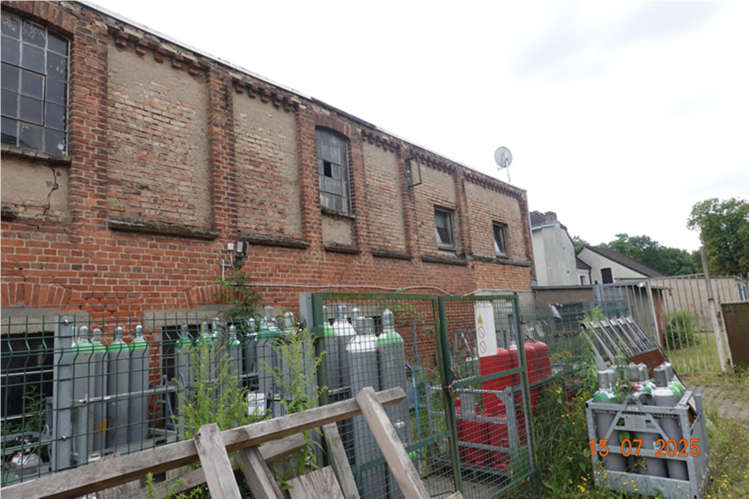 Foto 36 von 45 — Wohnhaus mit Werkstattgebäude in Friedland