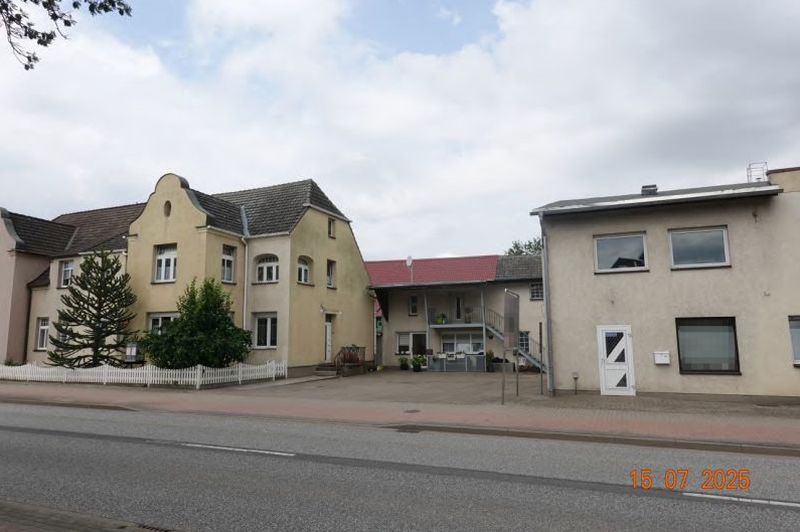 Foto 5 von 45 — Wohnhaus mit Werkstattgebäude in Friedland
