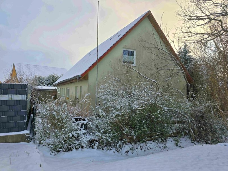 Foto 3 von 5 — Einfamilienwohnhaus mit Einliegerwohnung und Nebengebäuden in Tessin