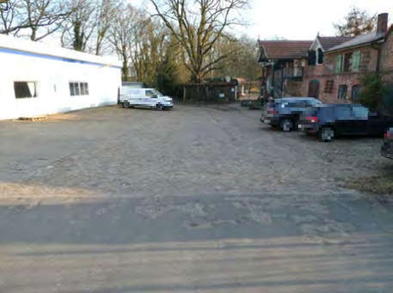Foto 10 von 139 — Wohnhaus, Werkstattgebäude, 2 Garagen und Zuwegung in Quickborn
