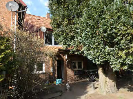 Foto 14 von 139 — Wohnhaus, Werkstattgebäude, 2 Garagen und Zuwegung in Quickborn
