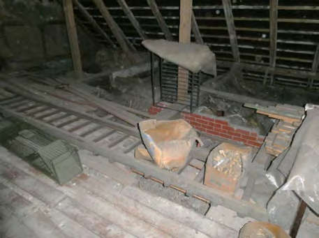 Foto 26 von 139 — Wohnhaus, Werkstattgebäude, 2 Garagen und Zuwegung in Quickborn