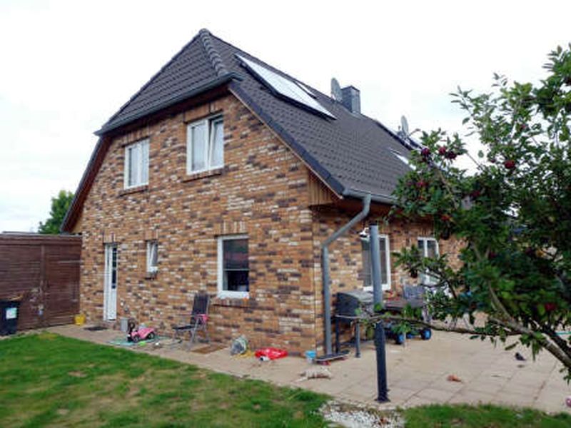 Foto 2 von 40 — Wohnungseigentum (Doppelhaushälfte mit Carport) in Geesthacht