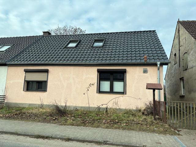 Foto 14 von 39 — Einfamilienhaus (Doppelhaushälfte) mit 2 Garagen in Siedenbollentin