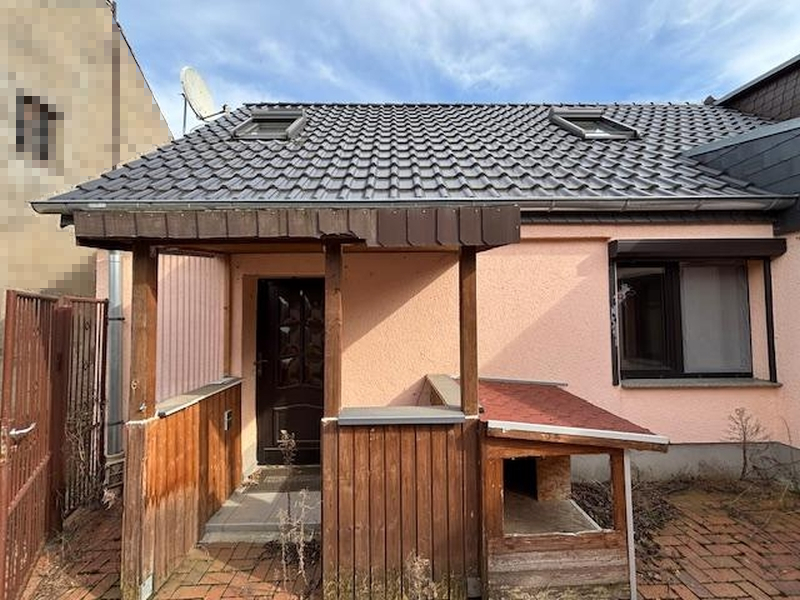 Foto 2 von 39 — Einfamilienhaus (Doppelhaushälfte) mit 2 Garagen in Siedenbollentin