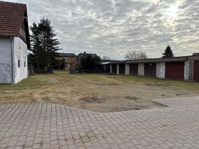Foto 34 von 39 — Einfamilienhaus (Doppelhaushälfte) mit 2 Garagen in Siedenbollentin