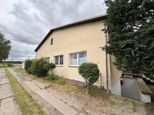 Foto 17 von 32 — Büro-/Werkstatt- und Lagergebäude in Altentreptow