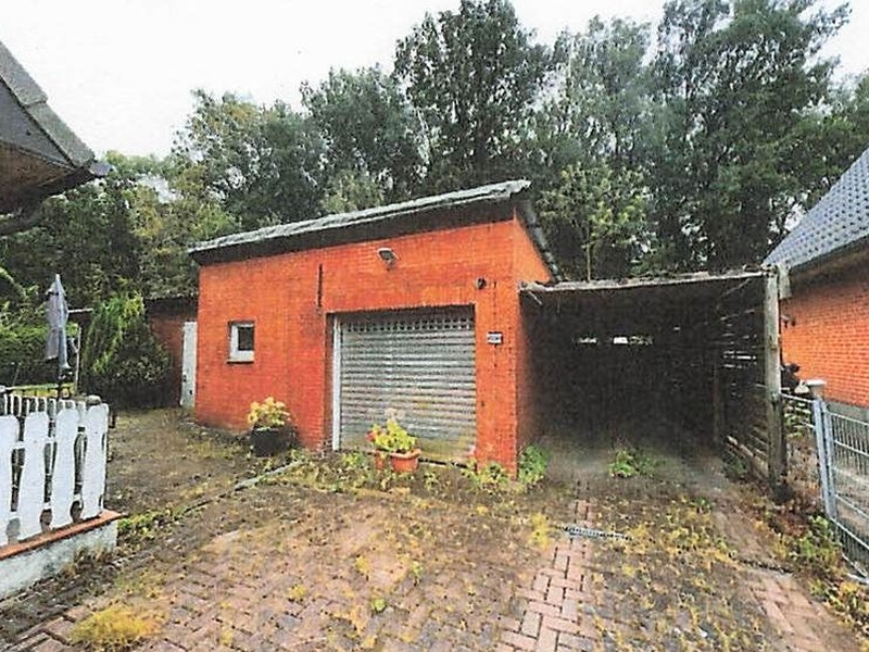 Foto 3 von 6 — Einfamilienhaus mit Einliegerwohnung und Garage in Westerau