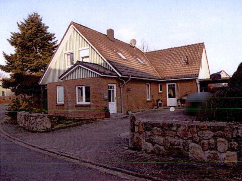 Foto 4 von 37 — Wohnhaus mit Carport und 2 Gartenhütten in Reher