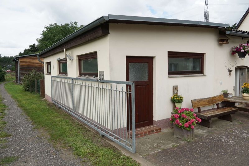 Foto 1 von 11 — Einfamilienwohnhaus mit Nebengebäuden in Silz