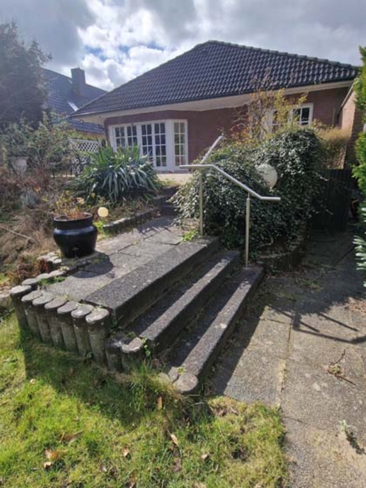 Foto 3 von 28 — Freistehendes Einfamilienhaus mit Kellergarage in Hamburg