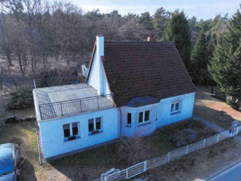 Foto 3 von 10 — Wohnhaus mit Stallgebäude und Garage in  Blankensee