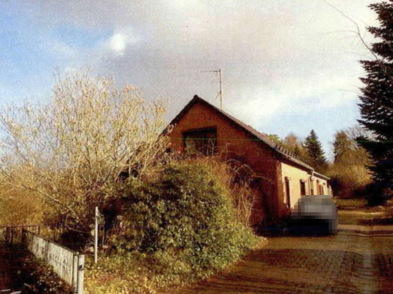 Foto 2 von 6 — Zweifamilienhaus mit Doppelgarage in Hanerau-Hademarschen