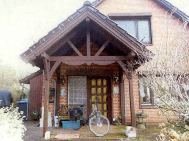 Foto 5 von 6 — Zweifamilienhaus mit Doppelgarage in Hanerau-Hademarschen
