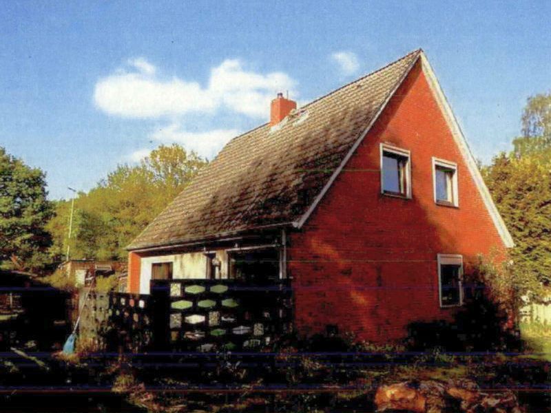 Foto 2 von 8 — Einfamilienhaus mit Garagen- und Nebengebäude in Bordesholm