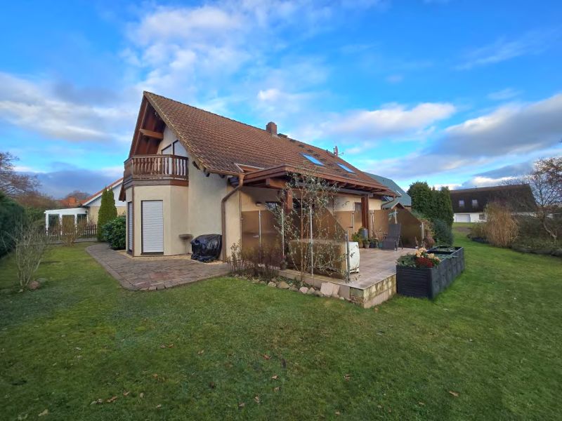 Foto 1 von 5 — Einfamilienwohnhaus mit Gartenhaus in Zempin