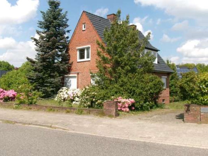 Foto 1 von 4 — Einfamilienhaus mit Einliegerwohnung in Fockbek