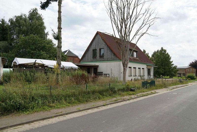 Foto 3 von 7 — Einfamilienhaus mit Doppelcarport in Zölkow OT Groß Niendorf