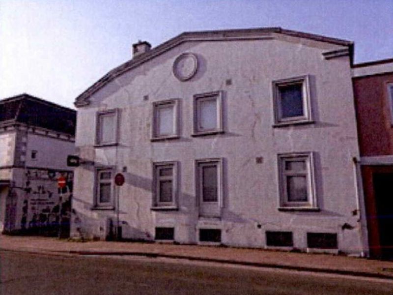 Foto 2 von 25 — Ehemalige Gaststätte (wirtschaftlich verbraucht) in Marne