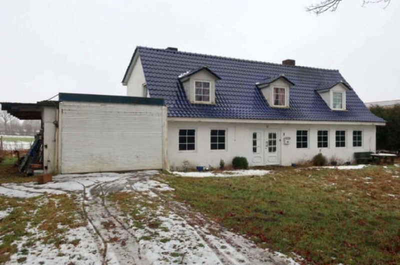 Foto 4 von 8 — Einfamilienhaus mit Garage in Schackendorf