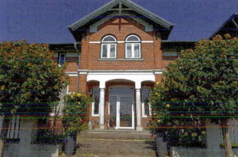 Foto 1 von 12 — Wohnhaus und angrenzendes Wirtschaftsgebäude in Kaisborstel