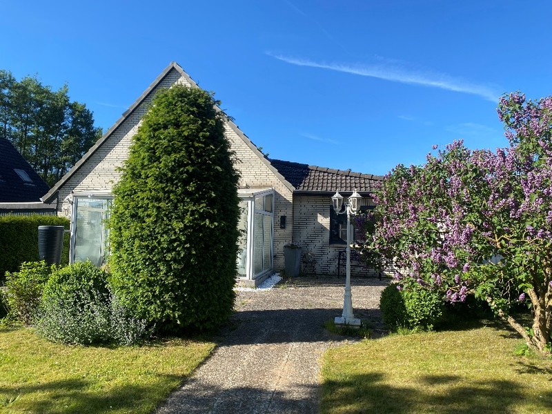 Foto 3 von 10 — Einfamilienwohnhaus mit 2 Wintergärten und Fertiggarage in Scharbeutz OT Gleschendorf