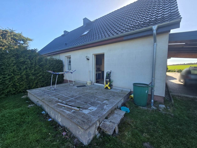 Foto 2 von 36 — Einfamilienwohnhaus (Doppelhaushälfte) mit Nebengebäuden in Groß Teetzleben