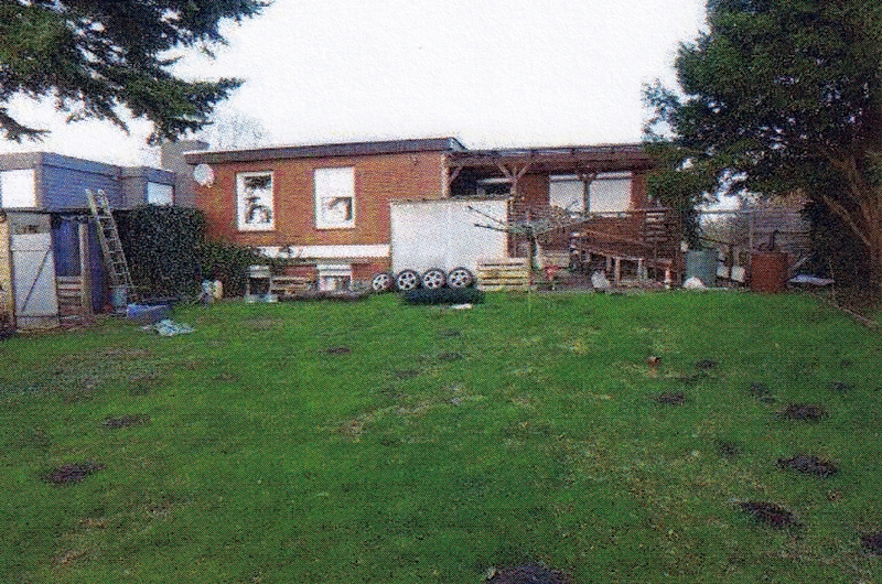 Foto 1 von 13 — Einfamilienhaus mit Einliegerwohnung und Garage in Elmshorn