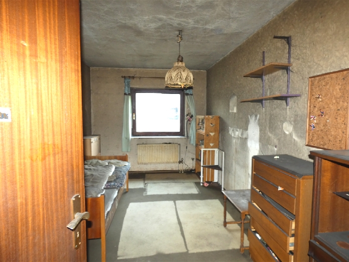 Foto 17 von 24 — Einfamilienwohnhaus (erheblicher Brandschaden) nebst Doppelgarage in Weddingstedt