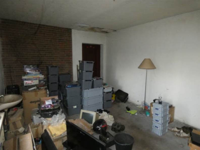 Foto 19 von 24 — Einfamilienwohnhaus (erheblicher Brandschaden) nebst Doppelgarage in Weddingstedt