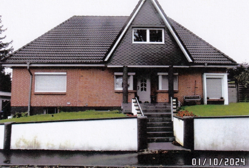 Foto 1 von 12 — Ein-/Zweifamilienhaus mit Doppelgarage in Lübeck OT Steinrade