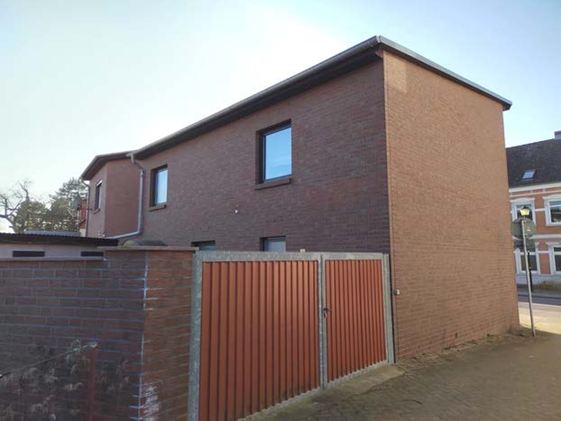 Foto 2 von 9 — Einfamilienhaus mit Einliegerwohnung und Nebengebäuden in Goldberg
