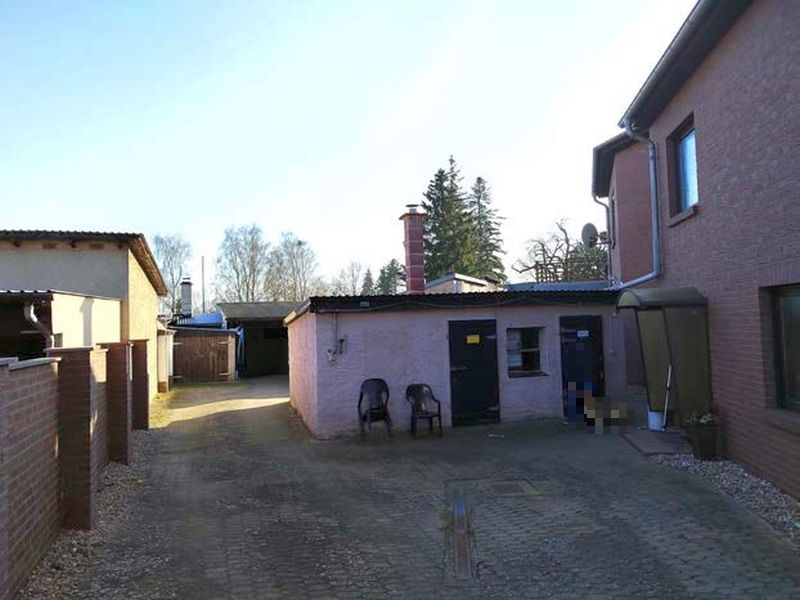 Foto 3 von 9 — Einfamilienhaus mit Einliegerwohnung und Nebengebäuden in Goldberg