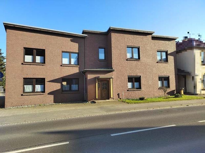 Foto 8 von 9 — Einfamilienhaus mit Einliegerwohnung und Nebengebäuden in Goldberg