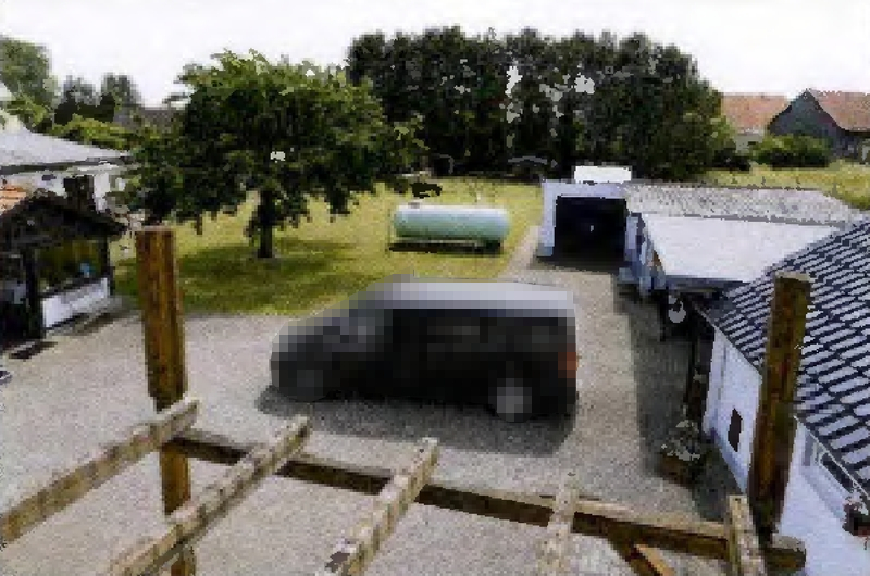 Foto 3 von 17 — Zweifamilienhaus mit mehreren Nebengebäuden in Spornitz