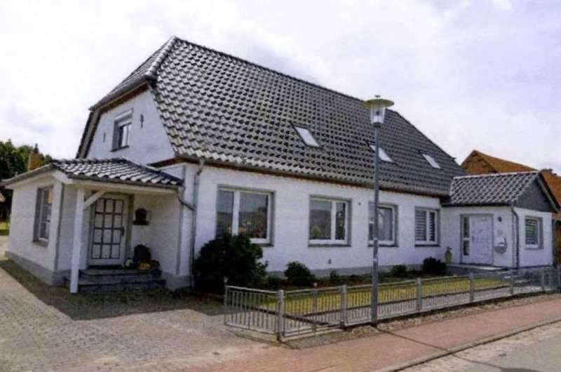 Foto 8 von 17 — Zweifamilienhaus mit mehreren Nebengebäuden in Spornitz
