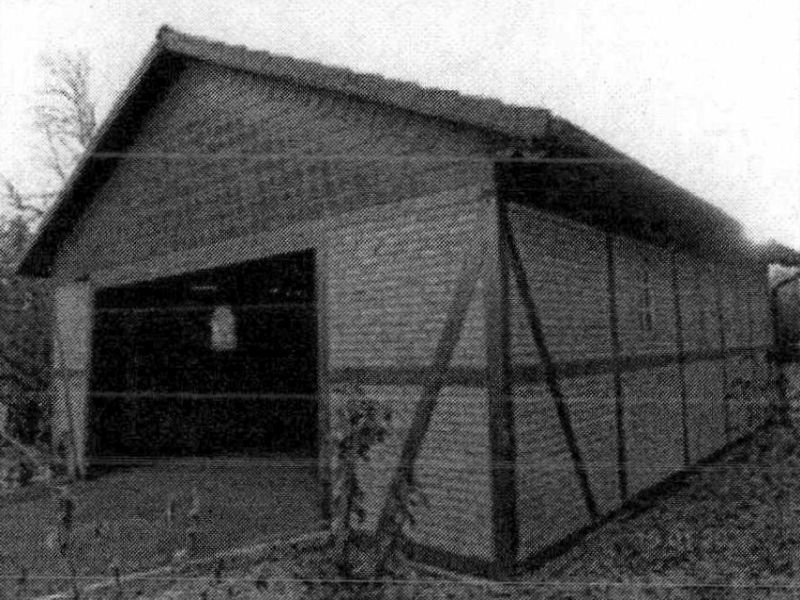Foto 3 von 7 — Wohnhaus mit Garagen-/Lagergebäude, offener Fahrzeughalle in Schalkholz